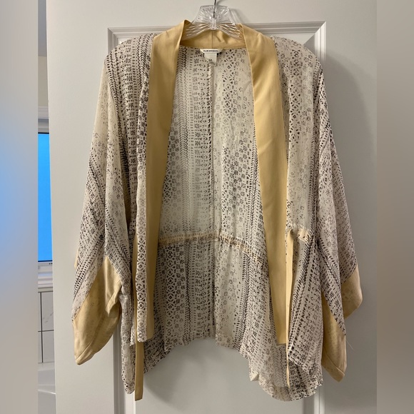 Club Monaco 100% silk kimono, size S - Picture 6 of 6